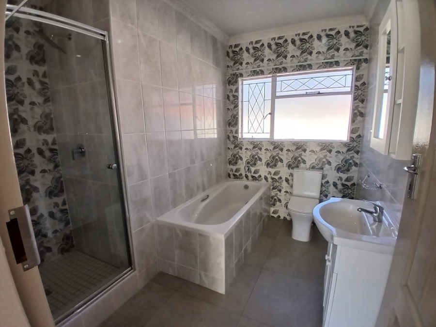 To Let 4 Bedroom Property for Rent in Pellissier Free State